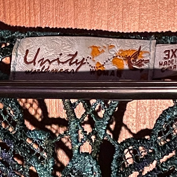 Unity World Wear - Picture 5 of 5